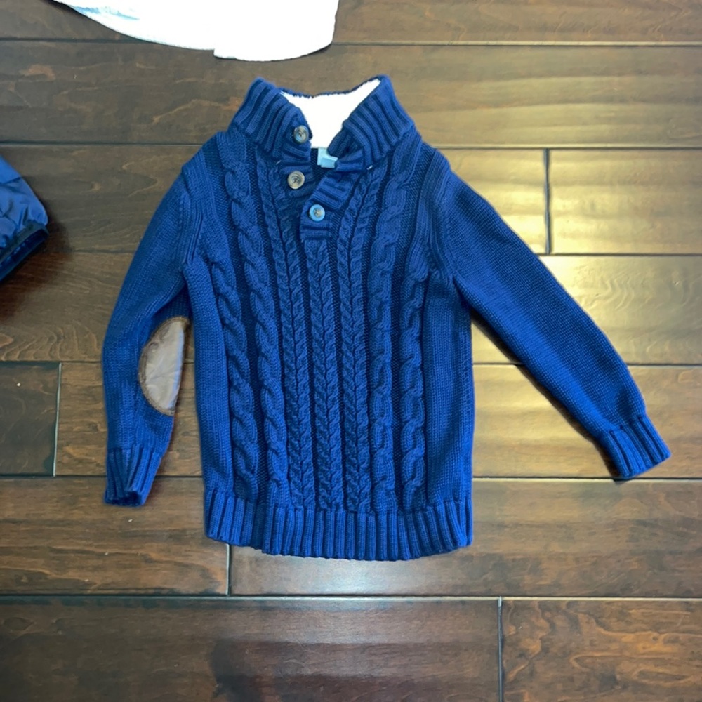 GAP sweater
